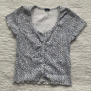 BRANDY MELVILLE floral buttoned shirt